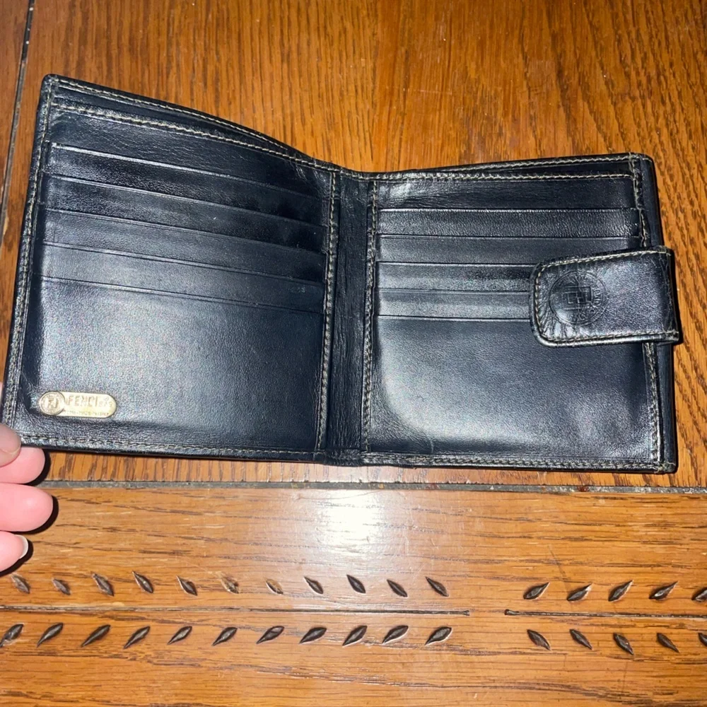 Fendi Men’s Black and Gray Wallet